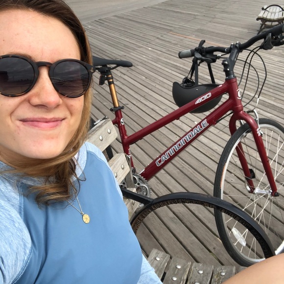 Meet your Posher, Ellie - Picture 1 of 1